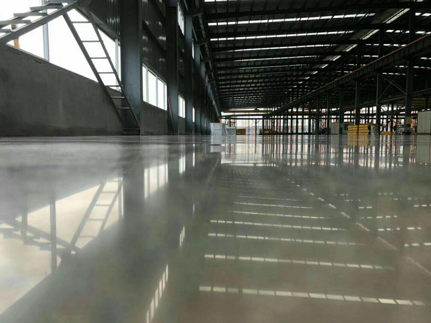 We are the best concrete floor paints su